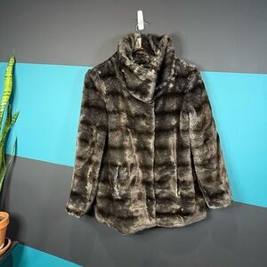 MaxMara Faux Fur Jacket Modern Preppy Quiet Luxury size 6